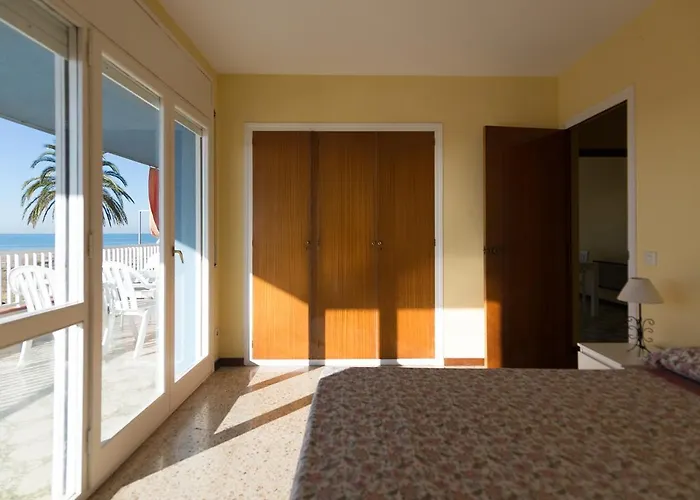 Apartamento En 1Era Linea Mar Con Terraza De 25M2