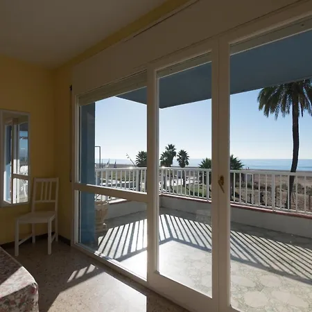 Apartamento En 1Era Linea Mar Con Terraza De 25M2 Castelldefels Exterior photo