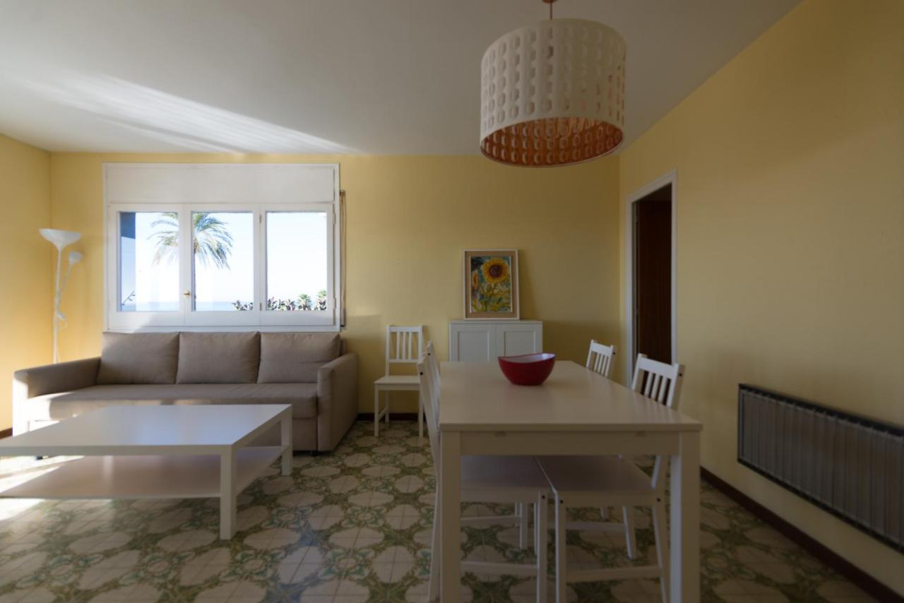 En 1era Linea Mar Con Terraza De 25m2 * Castelldefels