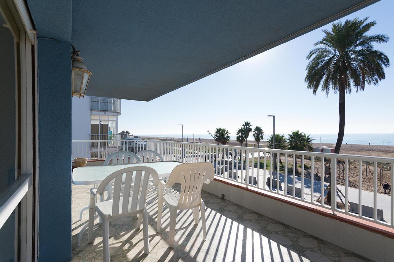 Apartment En 1era Linea Mar Con Terraza De 25m2 *